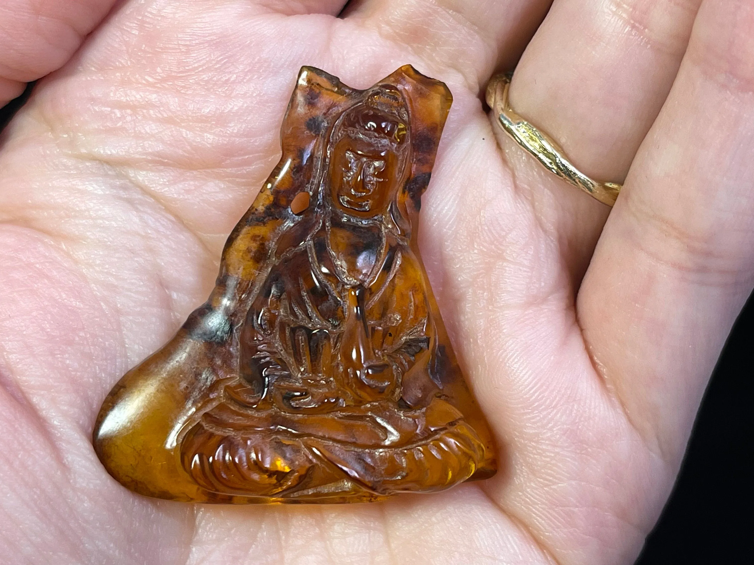 AMBER Crystal Kuan Yin - Crystal Carving, Housewarming Gift, Home Decor, Healing Crystals and Stones, L2257