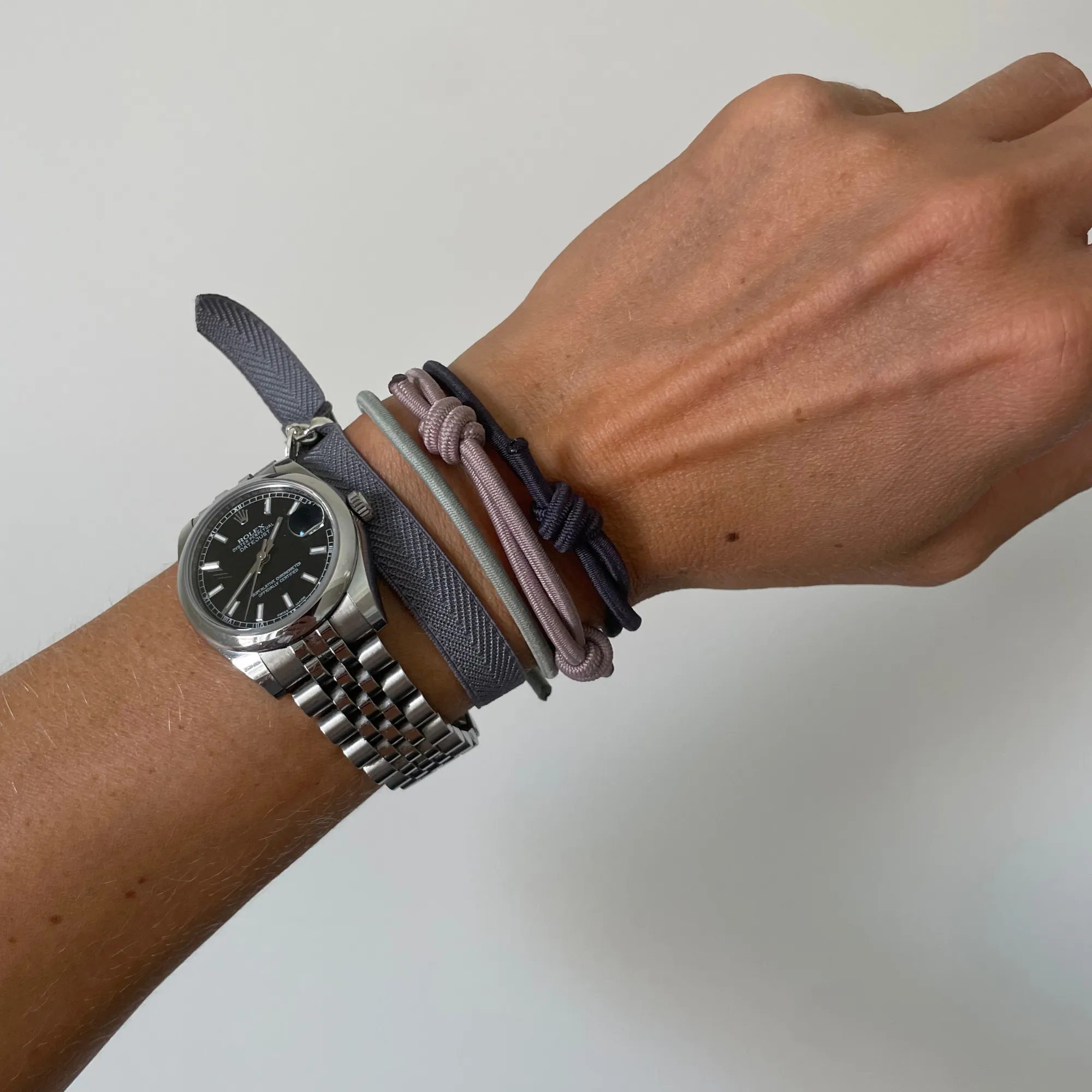 KNOT BRACELET DEEP GREY