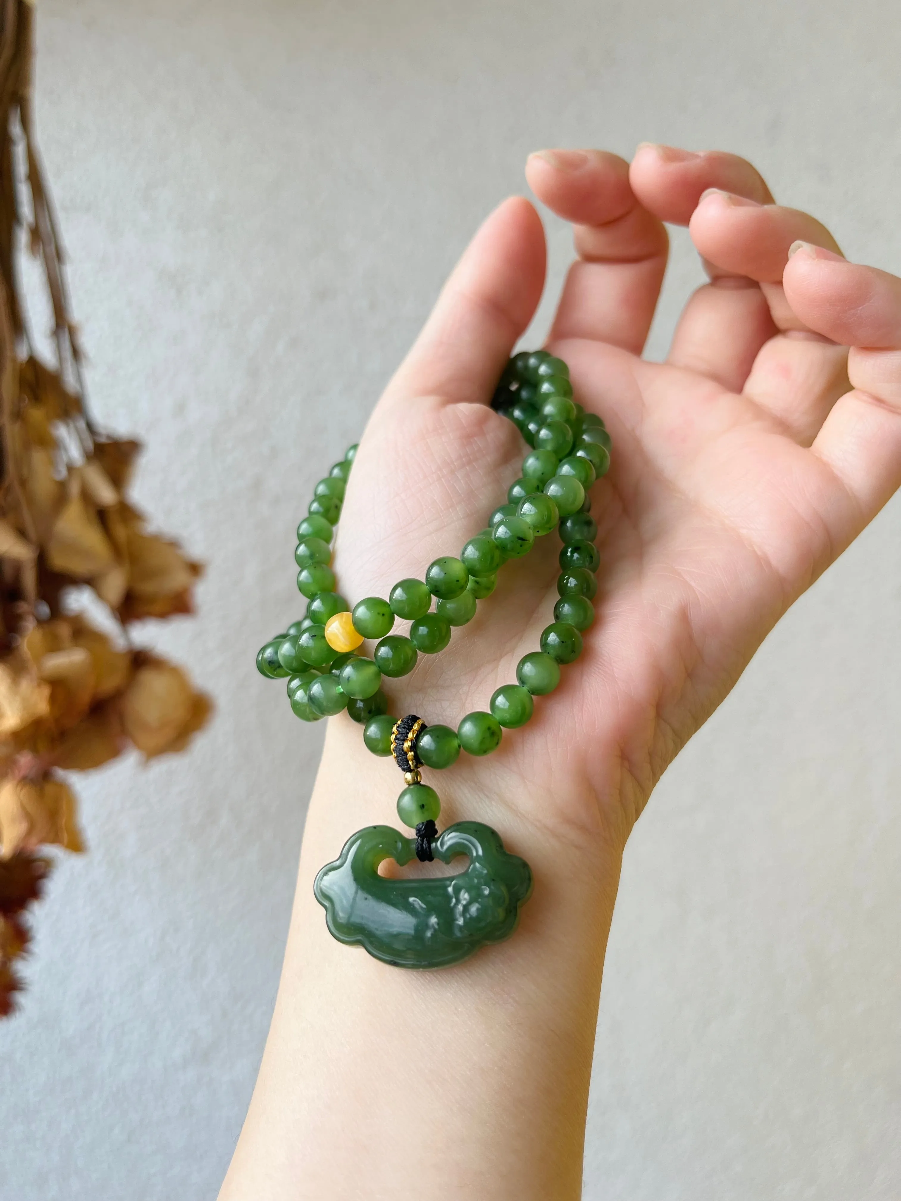 Multi-function Green Hetian Jade Beads (6mm) Beaded Bracelet with a Green Hetian Jade Ruyi, 碧玉如意吊坠