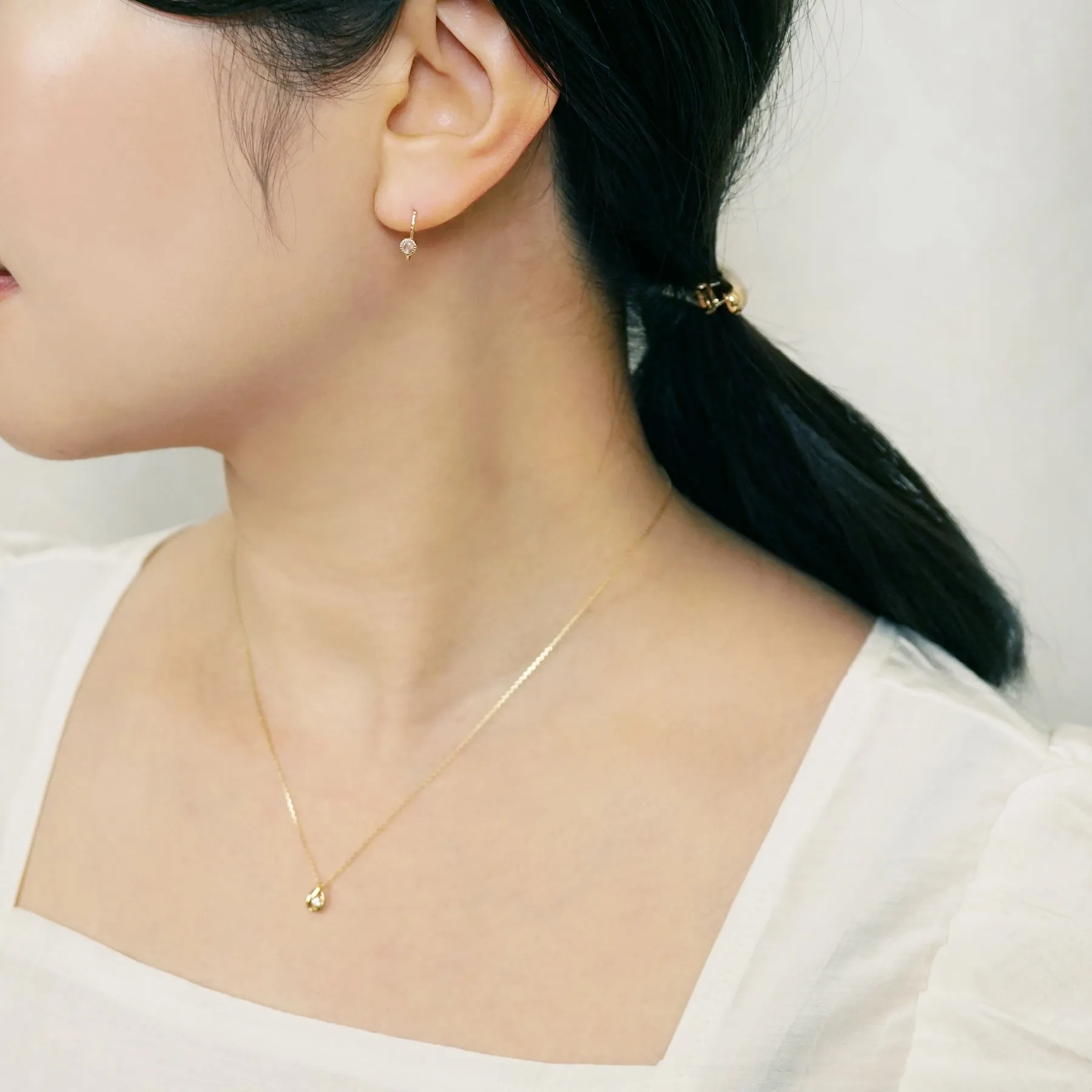 [Palette] 18K/10K Moonstone Base Earrings (Yellow Gold)