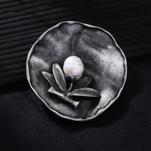 Women's Retro Round Bamboo Pearl Decoration Brooch
